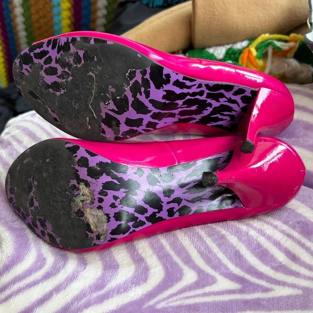 Betsey Johnson Betseyville Pink Heart Heels
